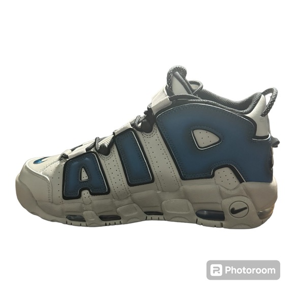 Nike Air More Uptempo 96 Sz 10
Industrial Blue Sneakers - Picture 5 of 9